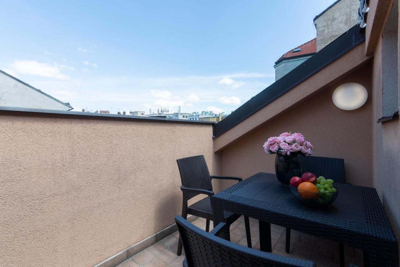 Bohemian Dreams Apartments And Suites By Dwellfort Prag Dış mekan fotoğraf