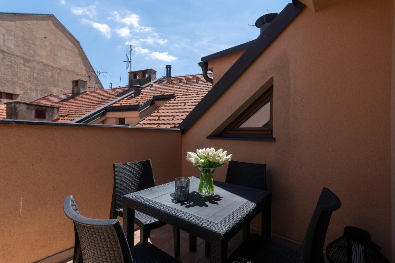 Bohemian Dreams Apartments And Suites By Dwellfort Prag Dış mekan fotoğraf