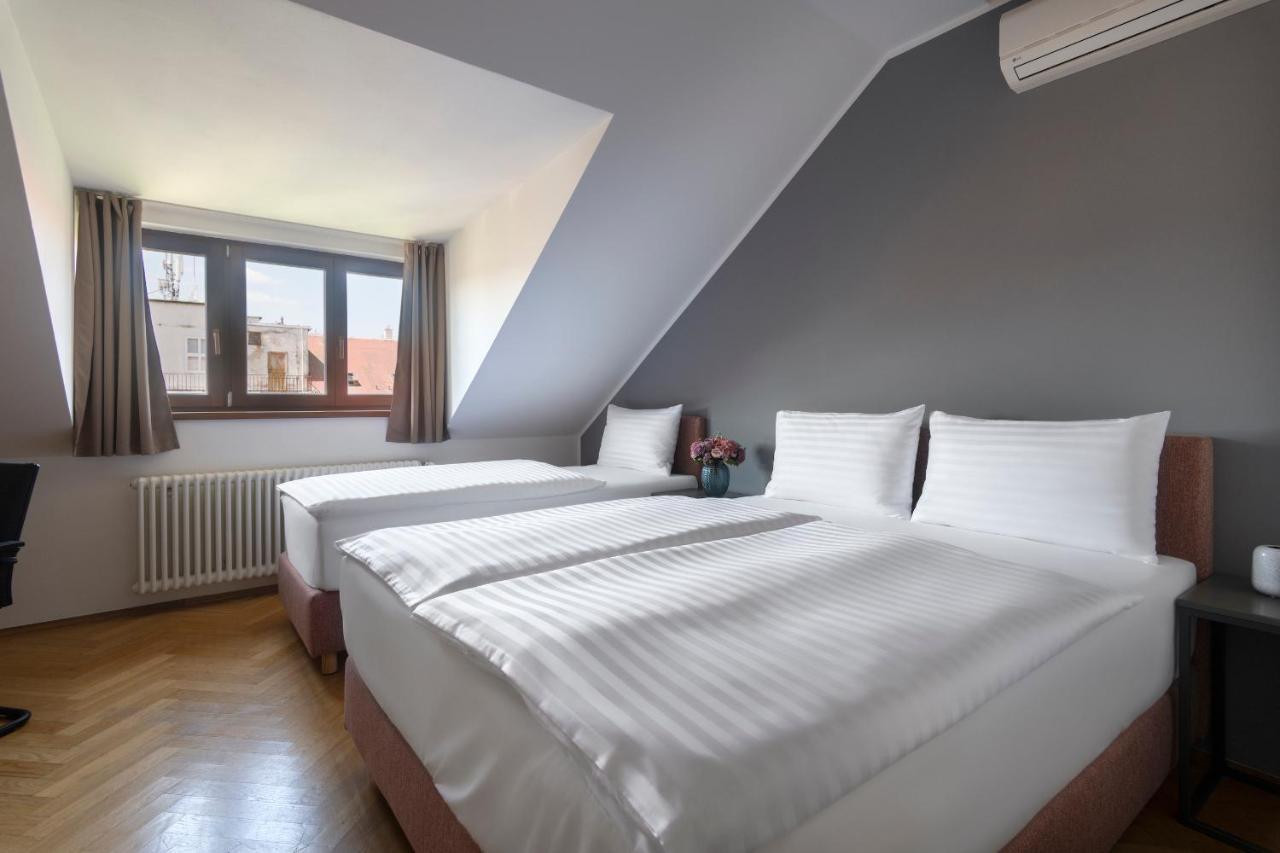 Bohemian Dreams Apartments And Suites By Dwellfort Prag Dış mekan fotoğraf