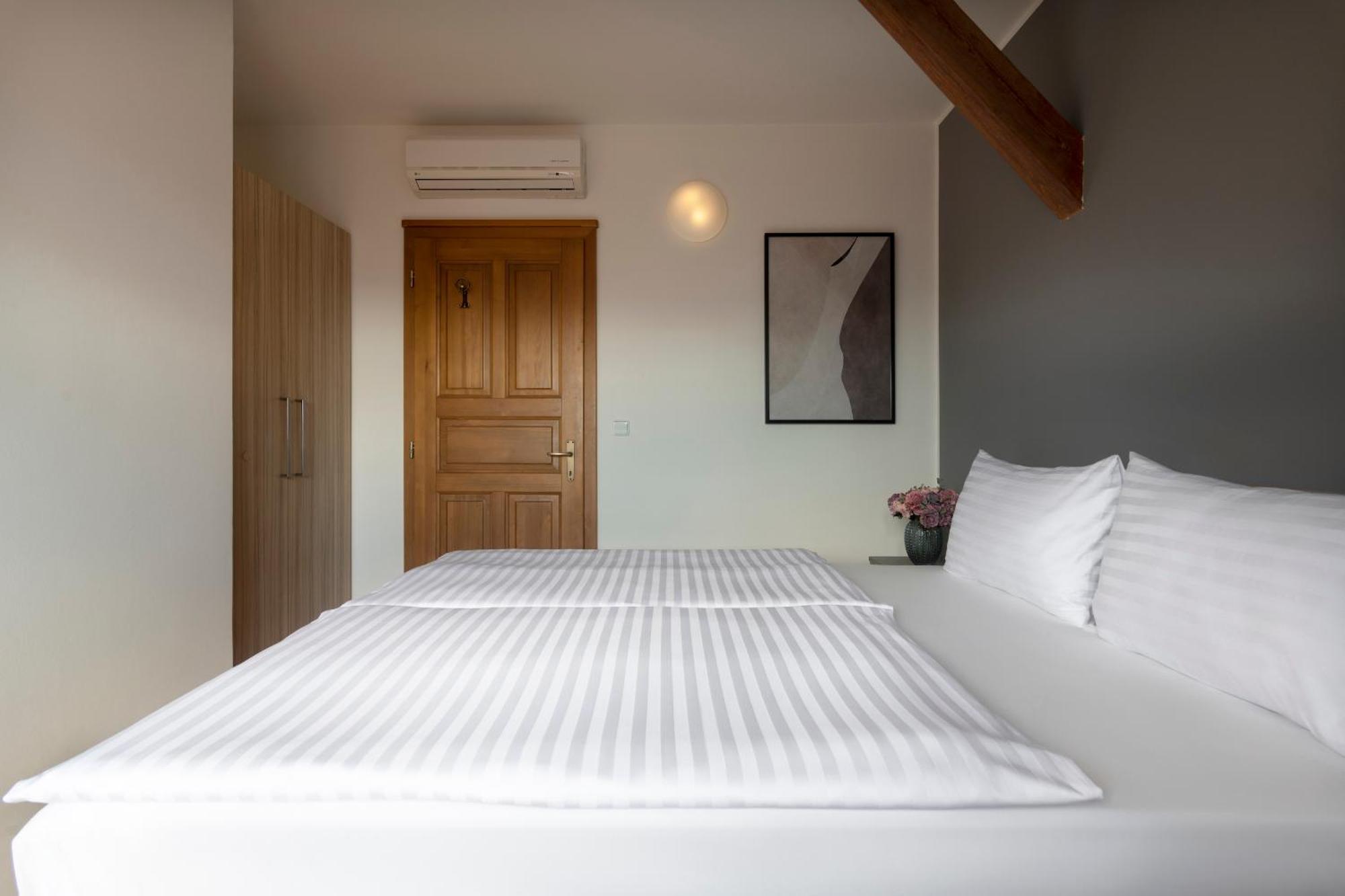 Bohemian Dreams Apartments And Suites By Dwellfort Prag Oda fotoğraf
