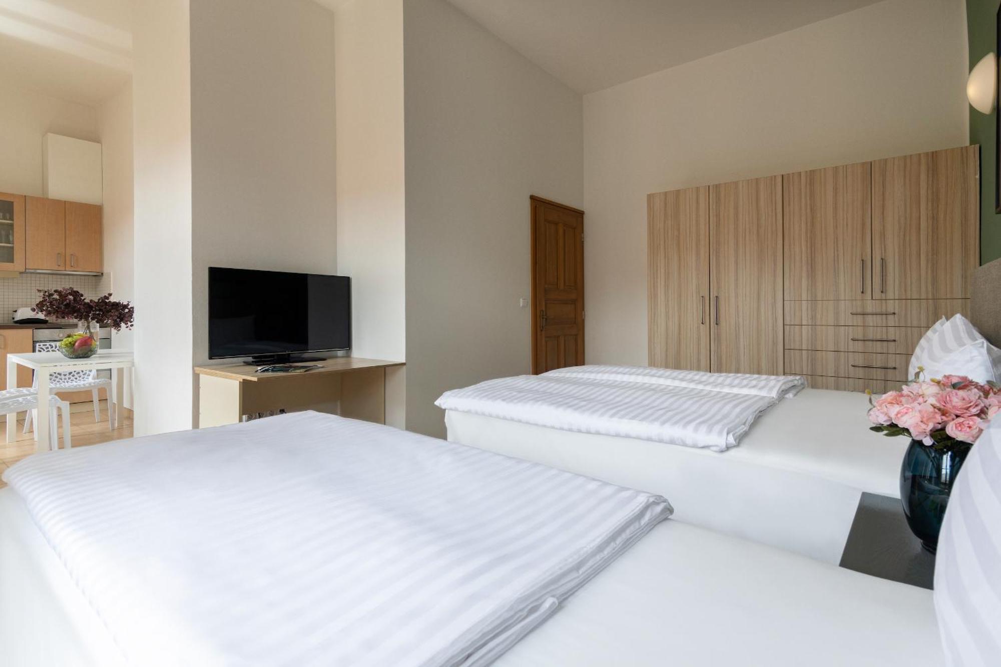 Bohemian Dreams Apartments And Suites By Dwellfort Prag Oda fotoğraf