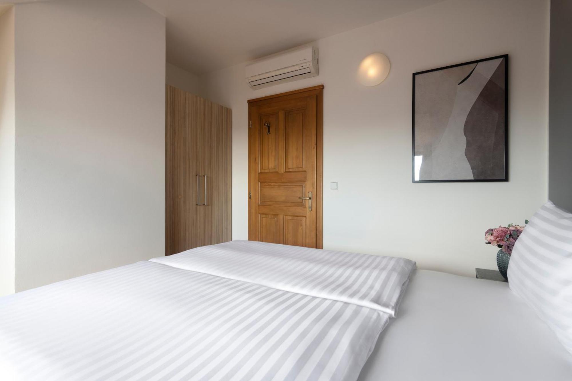 Bohemian Dreams Apartments And Suites By Dwellfort Prag Oda fotoğraf