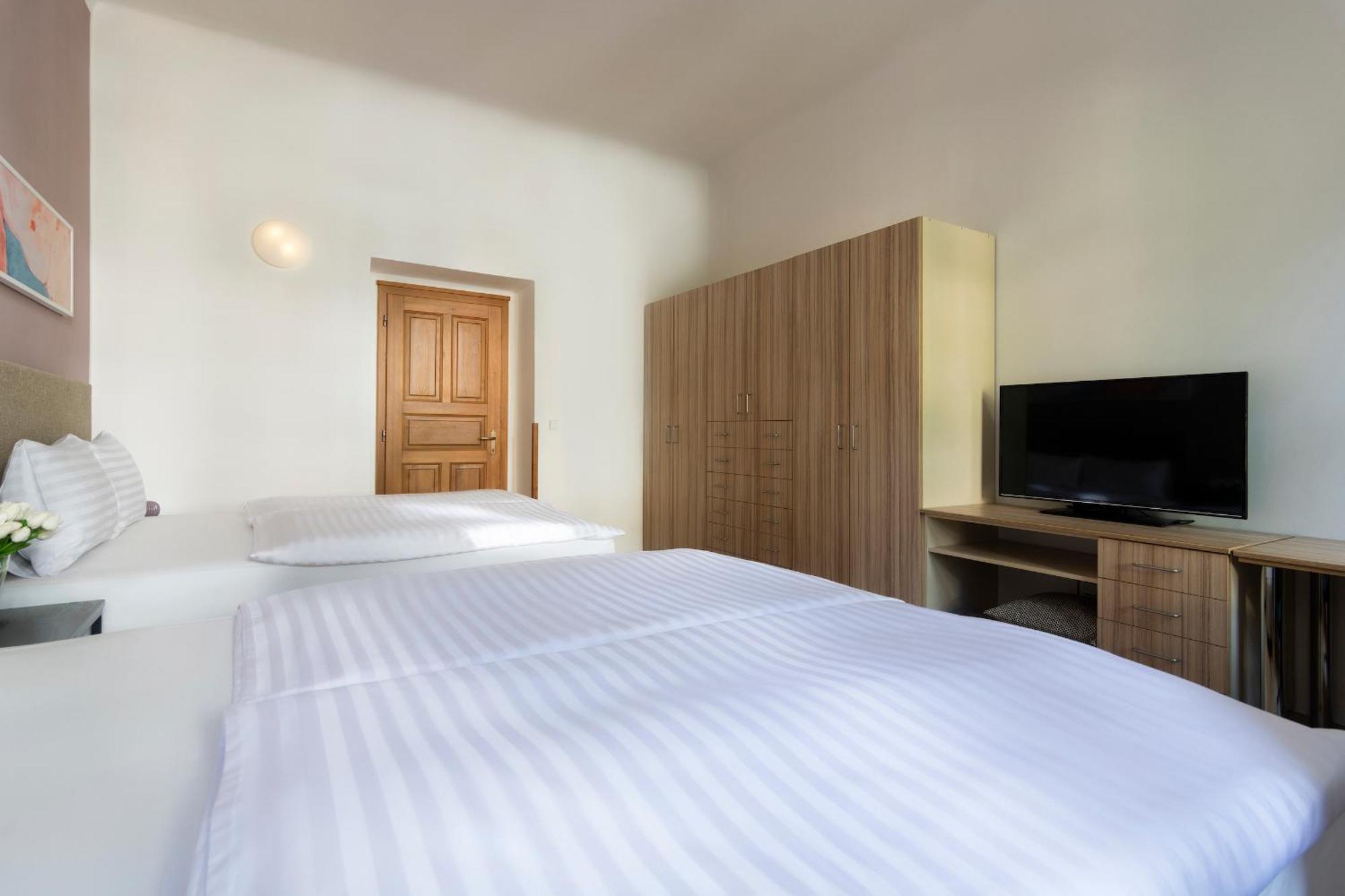 Bohemian Dreams Apartments And Suites By Dwellfort Prag Oda fotoğraf
